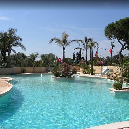 Mobile Home In Frejus, South Of France Kültér fotó